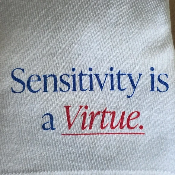 WHITE SHORTS - Picture 8 of 8